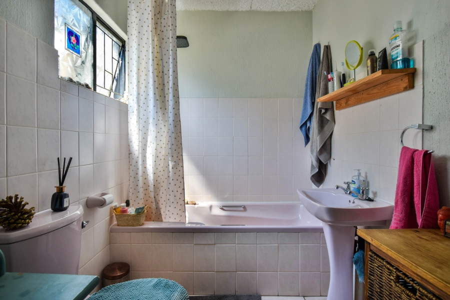 3 Bedroom Property for Sale in Garsfontein Gauteng