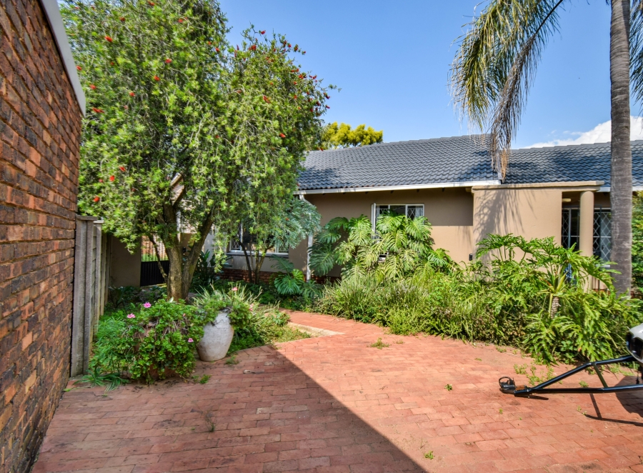 3 Bedroom Property for Sale in Garsfontein Gauteng