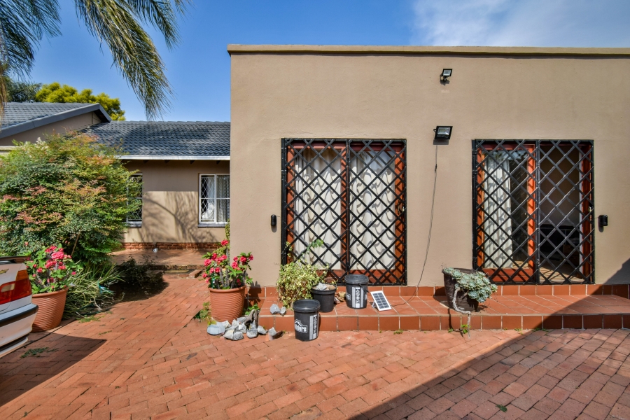 3 Bedroom Property for Sale in Garsfontein Gauteng