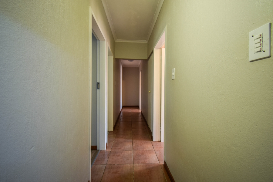 3 Bedroom Property for Sale in Garsfontein Gauteng