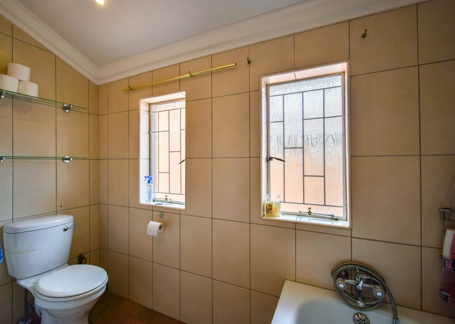 3 Bedroom Property for Sale in Garsfontein Gauteng