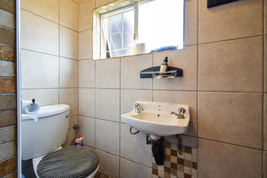 3 Bedroom Property for Sale in Garsfontein Gauteng