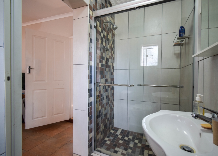 3 Bedroom Property for Sale in Garsfontein Gauteng