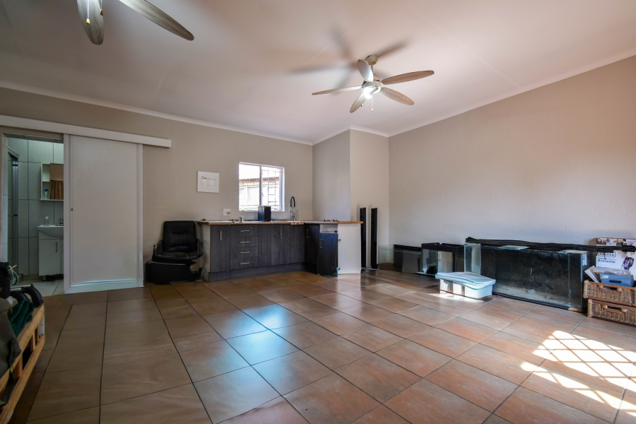 3 Bedroom Property for Sale in Garsfontein Gauteng