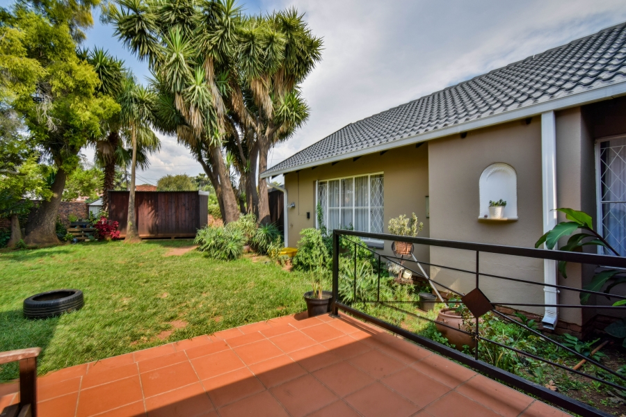 3 Bedroom Property for Sale in Garsfontein Gauteng