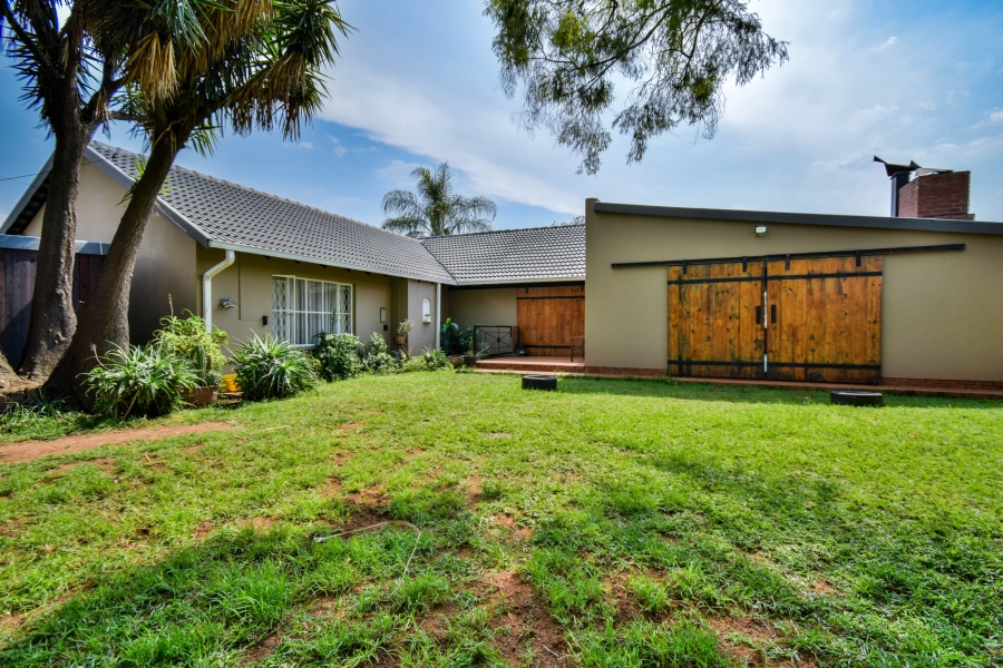 3 Bedroom Property for Sale in Garsfontein Gauteng