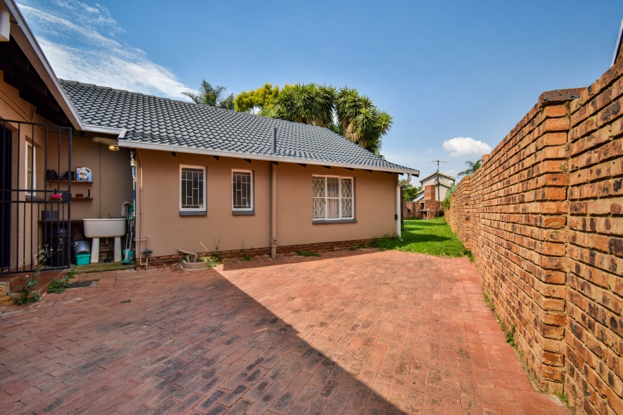 3 Bedroom Property for Sale in Garsfontein Gauteng