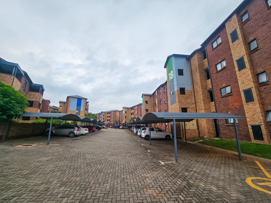 2 Bedroom Property for Sale in La Montagne Gauteng