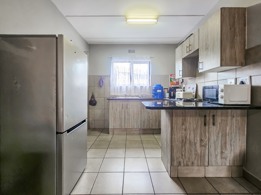 2 Bedroom Property for Sale in La Montagne Gauteng