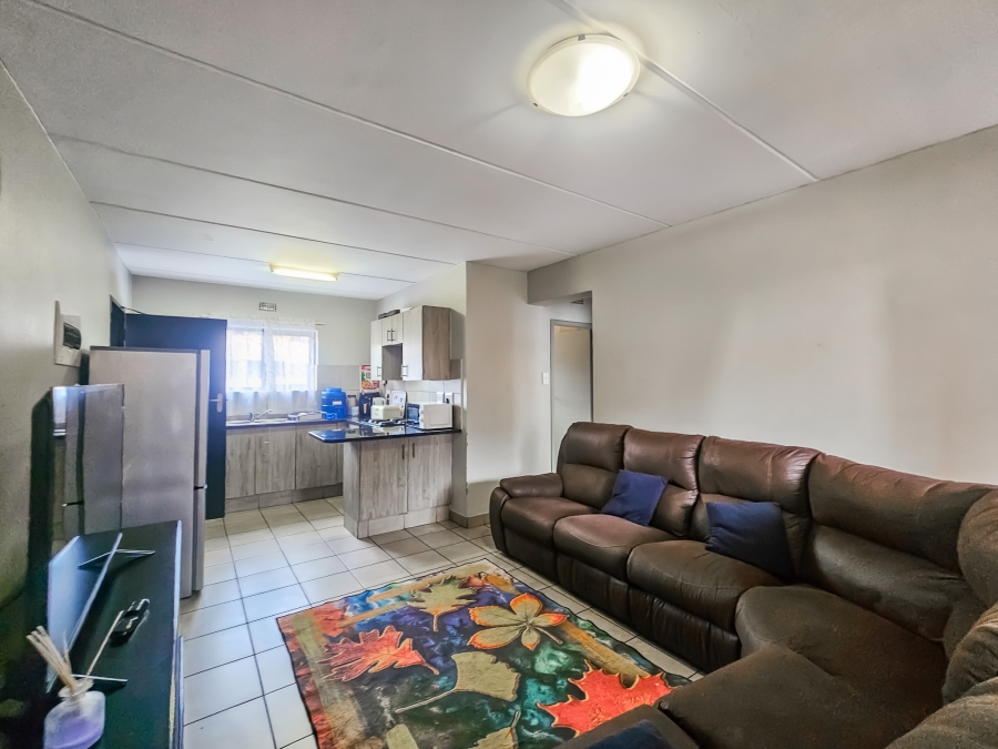 2 Bedroom Property for Sale in La Montagne Gauteng