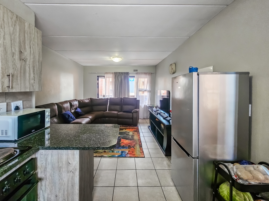 2 Bedroom Property for Sale in La Montagne Gauteng