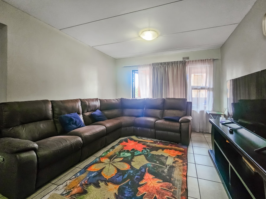 2 Bedroom Property for Sale in La Montagne Gauteng