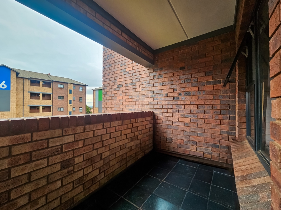 2 Bedroom Property for Sale in La Montagne Gauteng
