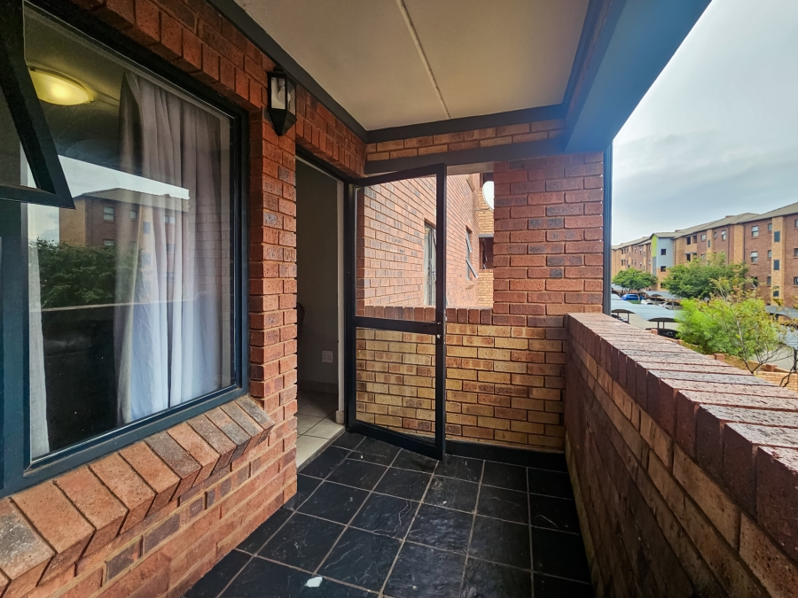 2 Bedroom Property for Sale in La Montagne Gauteng