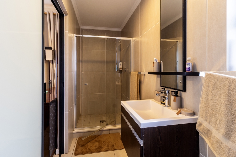 2 Bedroom Property for Sale in Greenstone Ridge Gauteng