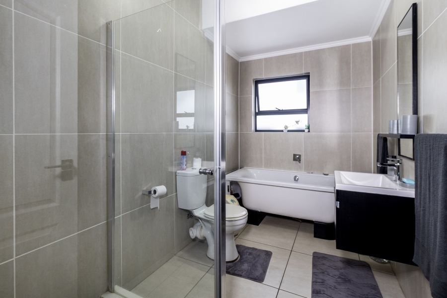 2 Bedroom Property for Sale in Greenstone Ridge Gauteng