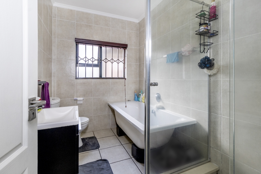 3 Bedroom Property for Sale in Greenstone Gate Gauteng