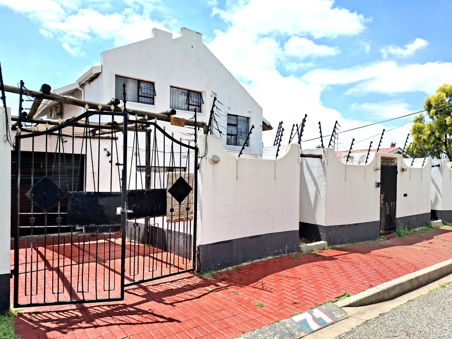 4 Bedroom Property for Sale in Sophiatown Gauteng