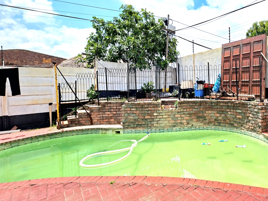 4 Bedroom Property for Sale in Sophiatown Gauteng