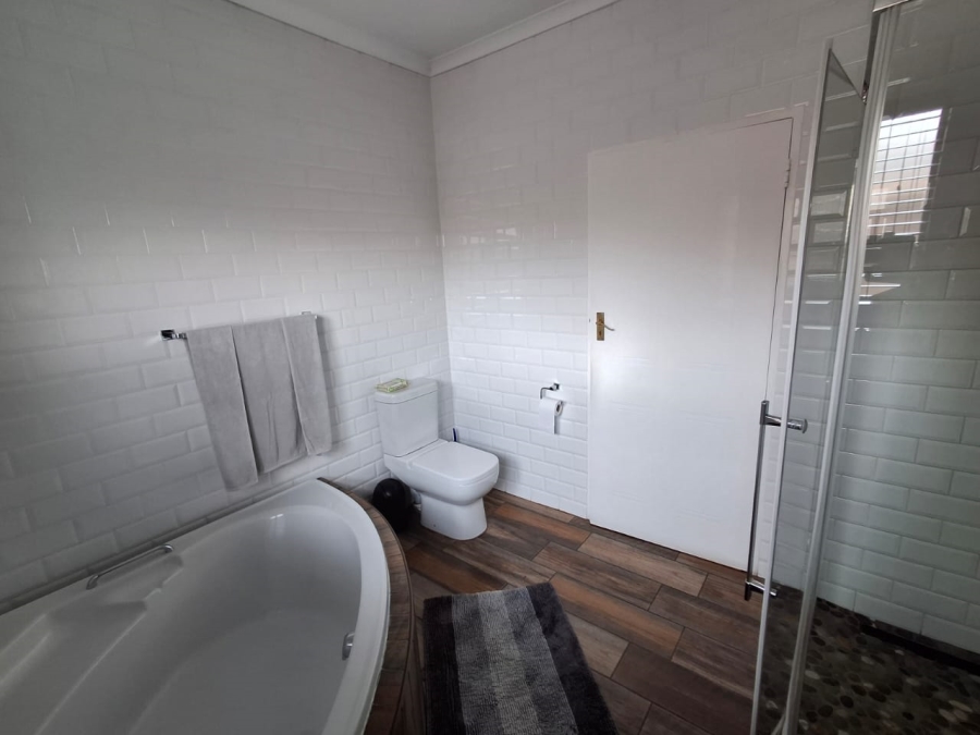 3 Bedroom Property for Sale in Bartlett Gauteng