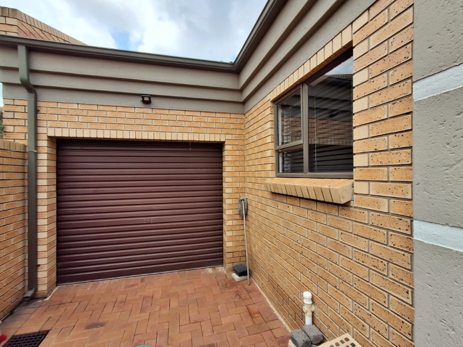 3 Bedroom Property for Sale in Bartlett Gauteng