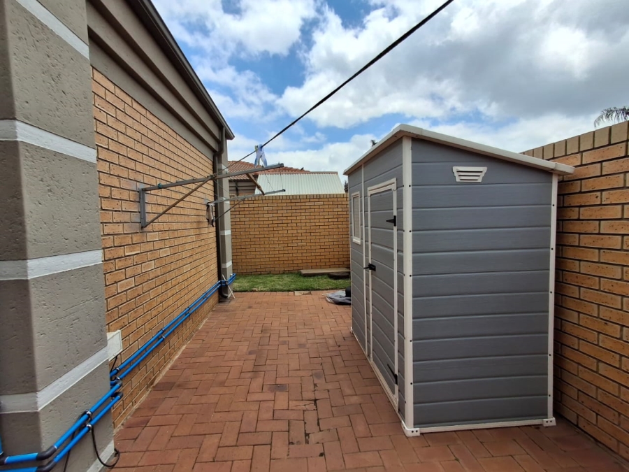 3 Bedroom Property for Sale in Bartlett Gauteng