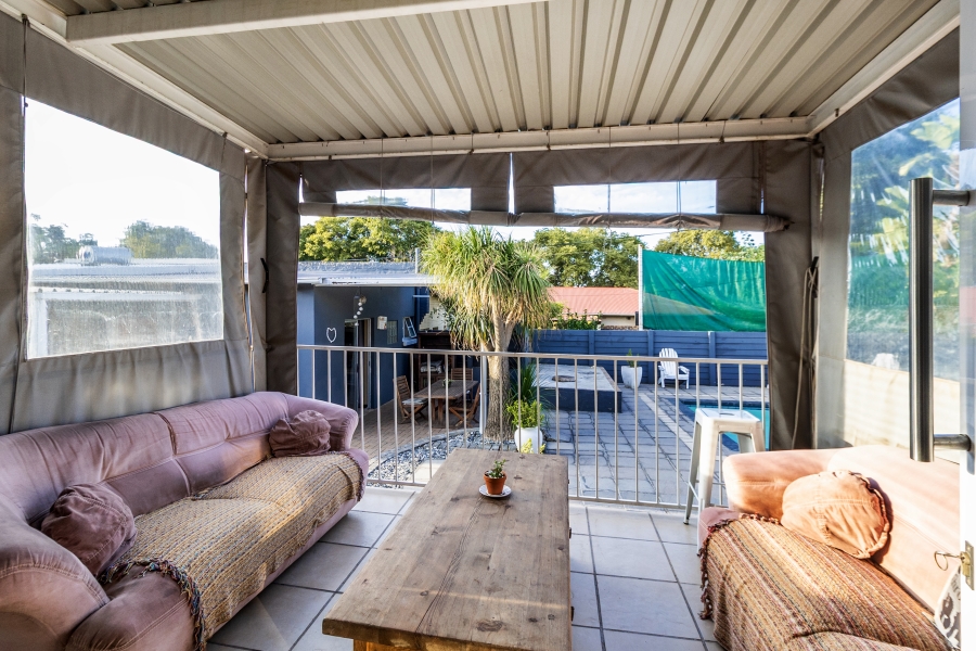 3 Bedroom Property for Sale in Lakeside Gauteng