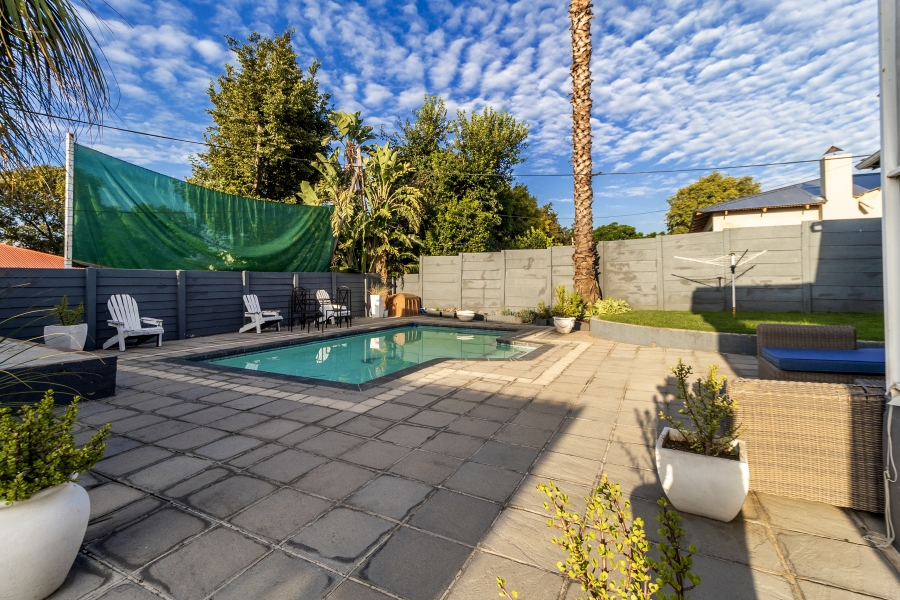 3 Bedroom Property for Sale in Lakeside Gauteng