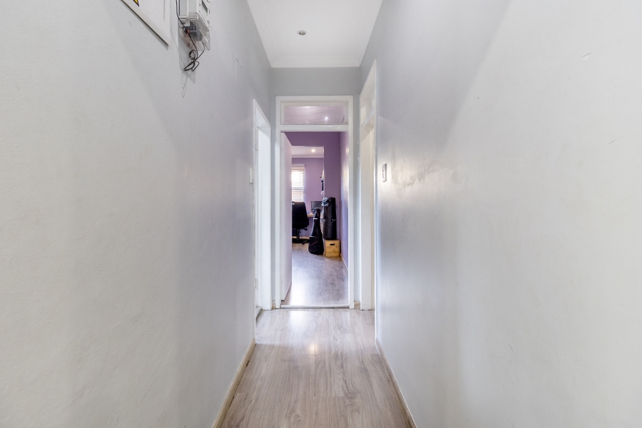 3 Bedroom Property for Sale in Lakeside Gauteng