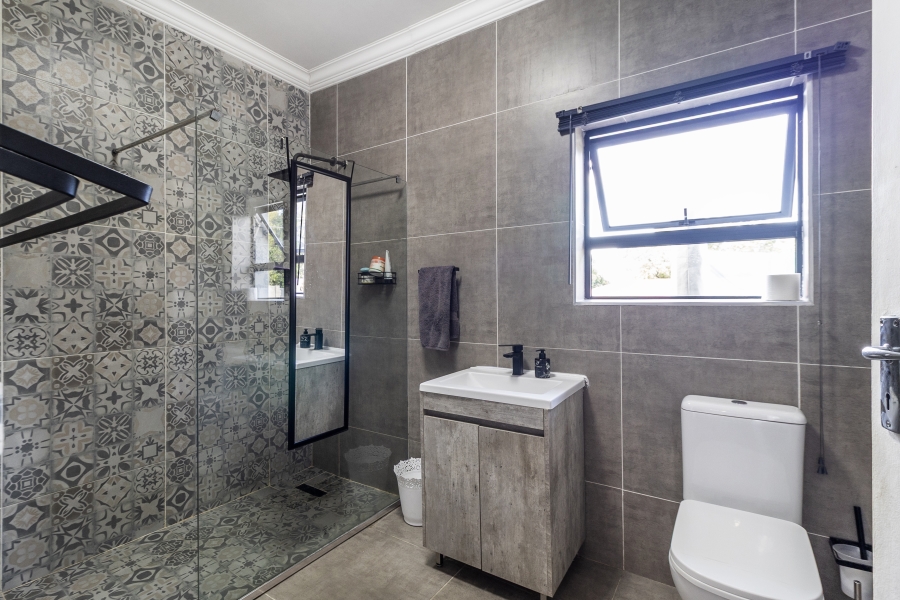 3 Bedroom Property for Sale in Lakeside Gauteng