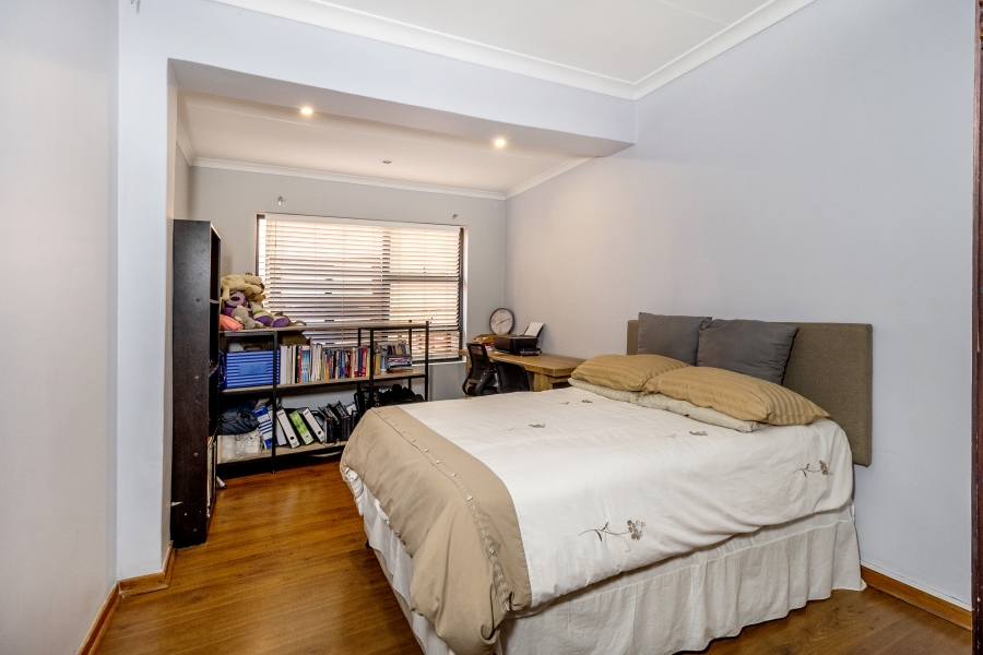 3 Bedroom Property for Sale in Lakeside Gauteng