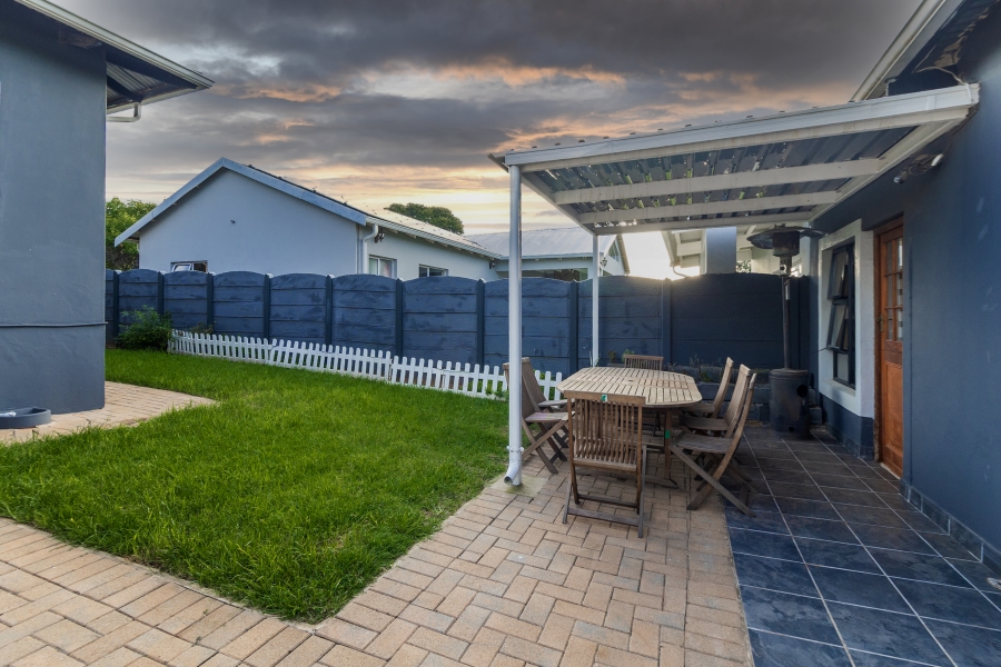 3 Bedroom Property for Sale in Lakeside Gauteng