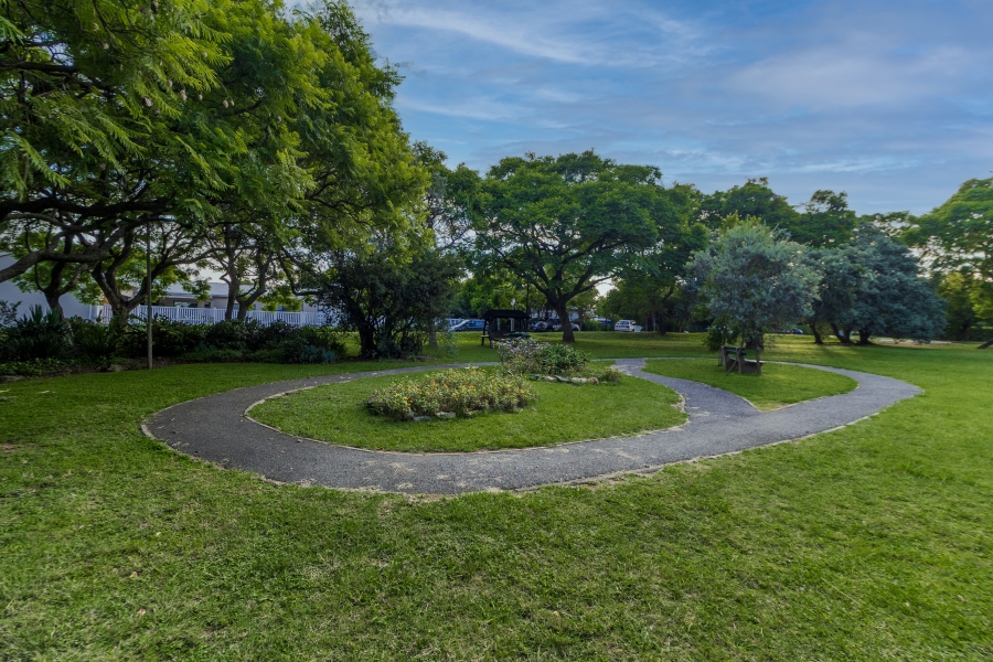 3 Bedroom Property for Sale in Lakeside Gauteng