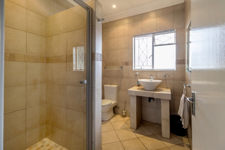 6 Bedroom Property for Sale in Eastleigh Ridge Gauteng