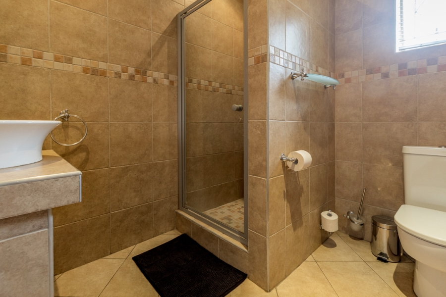 6 Bedroom Property for Sale in Eastleigh Ridge Gauteng