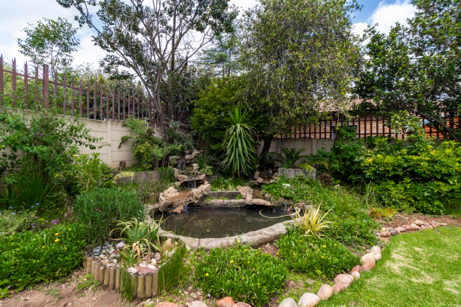 6 Bedroom Property for Sale in Eastleigh Ridge Gauteng