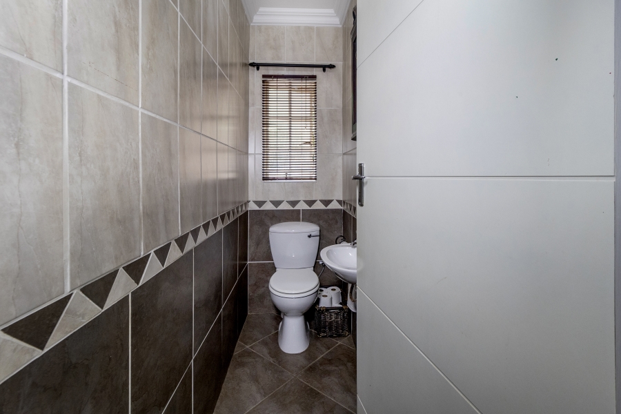 4 Bedroom Property for Sale in Moreleta Park Gauteng