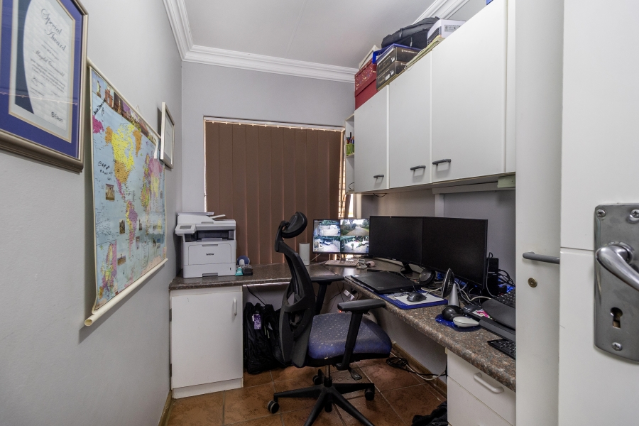 4 Bedroom Property for Sale in Moreleta Park Gauteng