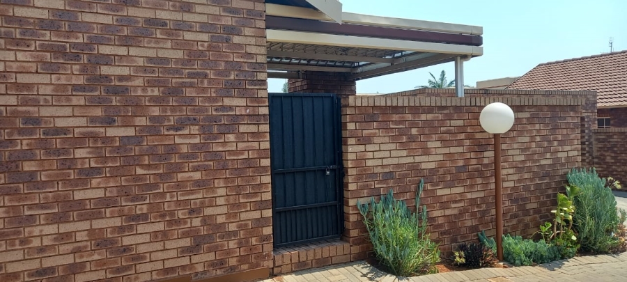 3 Bedroom Property for Sale in Magalieskruin Gauteng