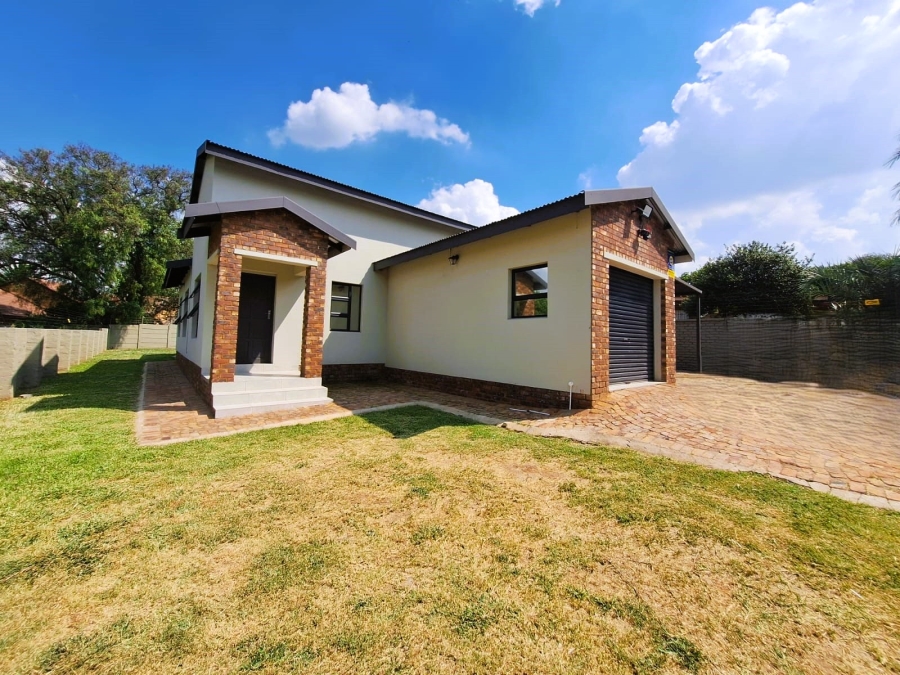 3 Bedroom Property for Sale in Rensburg Gauteng