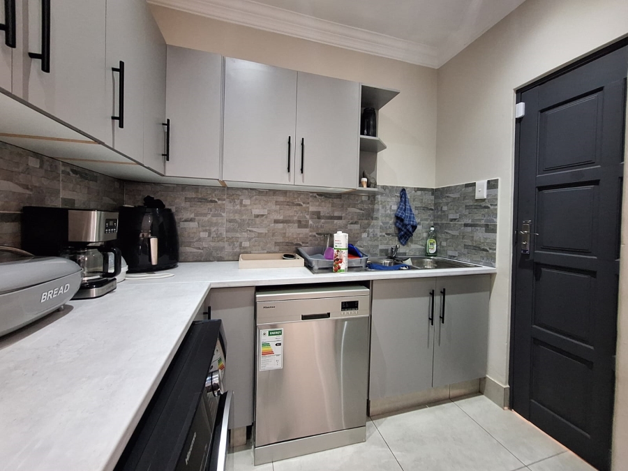 3 Bedroom Property for Sale in Rensburg Gauteng