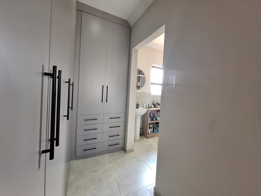 3 Bedroom Property for Sale in Rensburg Gauteng