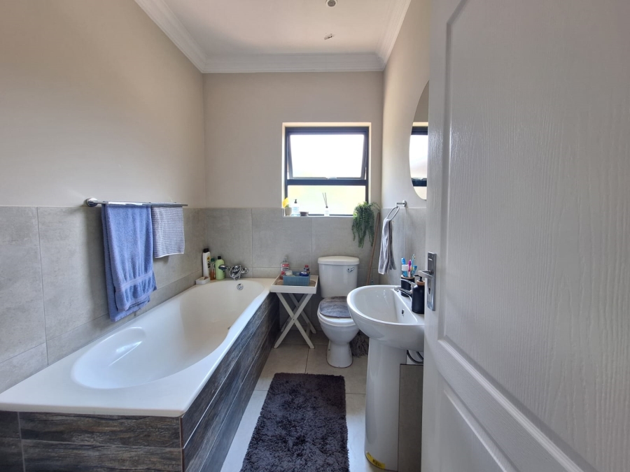 3 Bedroom Property for Sale in Rensburg Gauteng