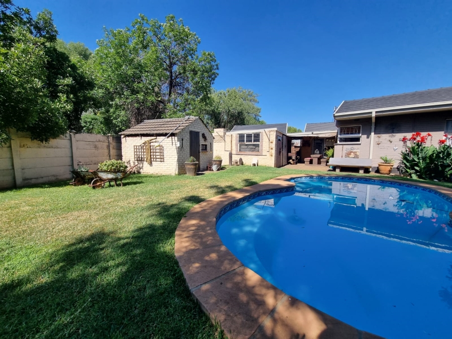 4 Bedroom Property for Sale in Three Rivers Gauteng