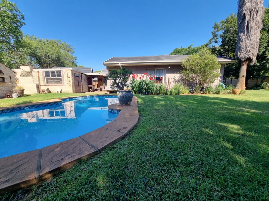 4 Bedroom Property for Sale in Three Rivers Gauteng