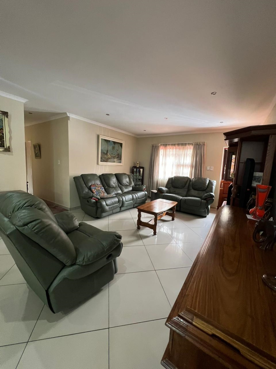 To Let 3 Bedroom Property for Rent in New Redruth Gauteng