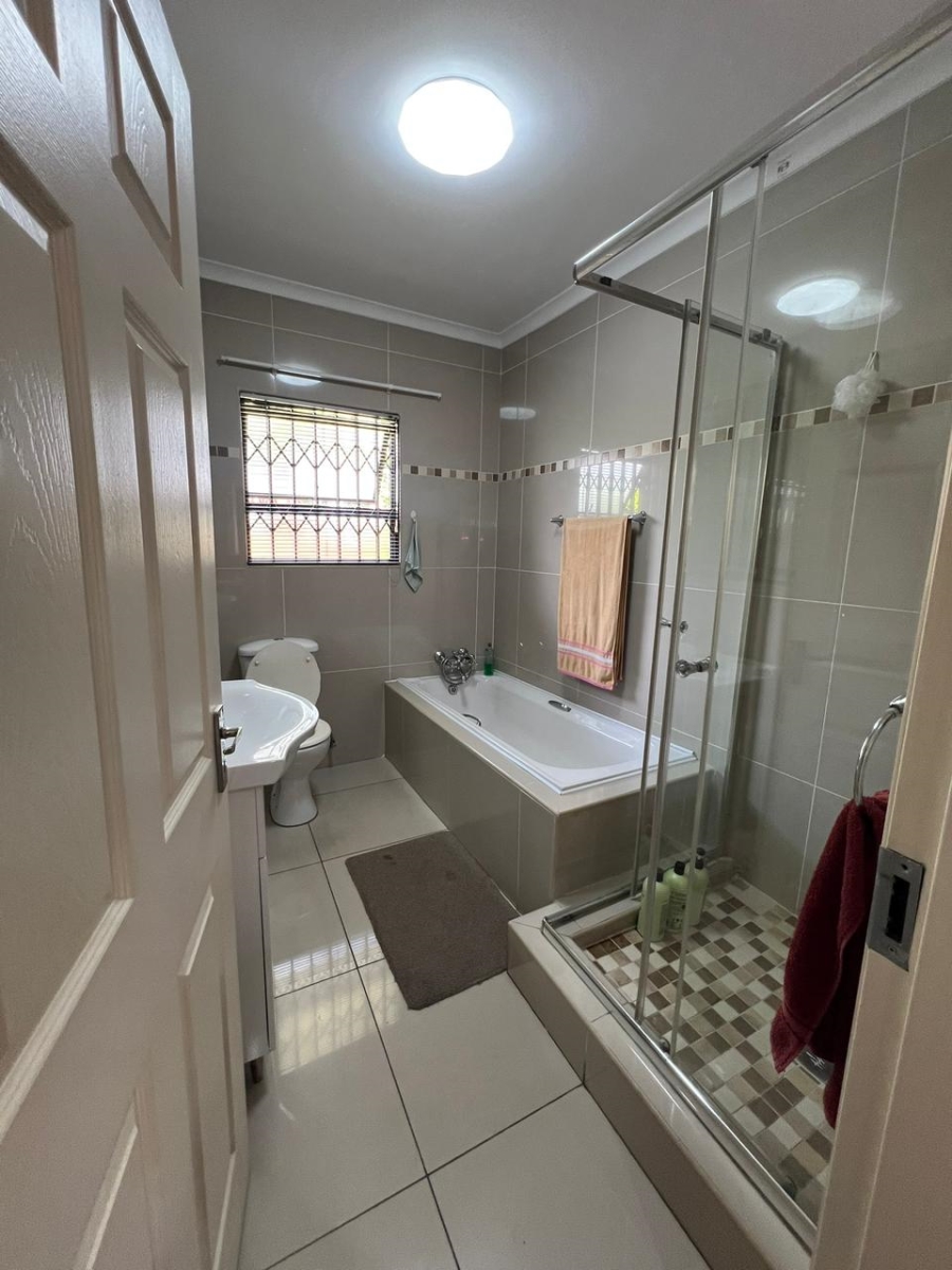 To Let 3 Bedroom Property for Rent in New Redruth Gauteng