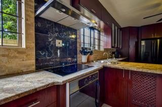 5 Bedroom Property for Sale in Gezina Gauteng