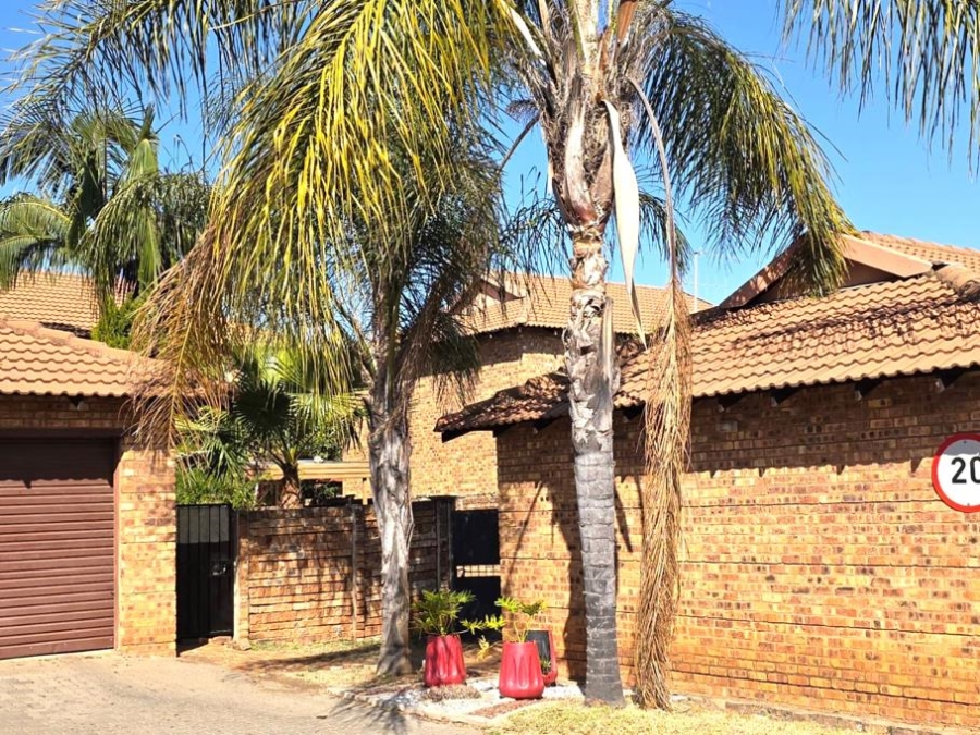 2 Bedroom Property for Sale in Annlin Gauteng