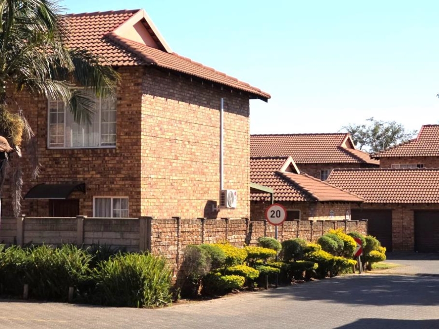 2 Bedroom Property for Sale in Annlin Gauteng